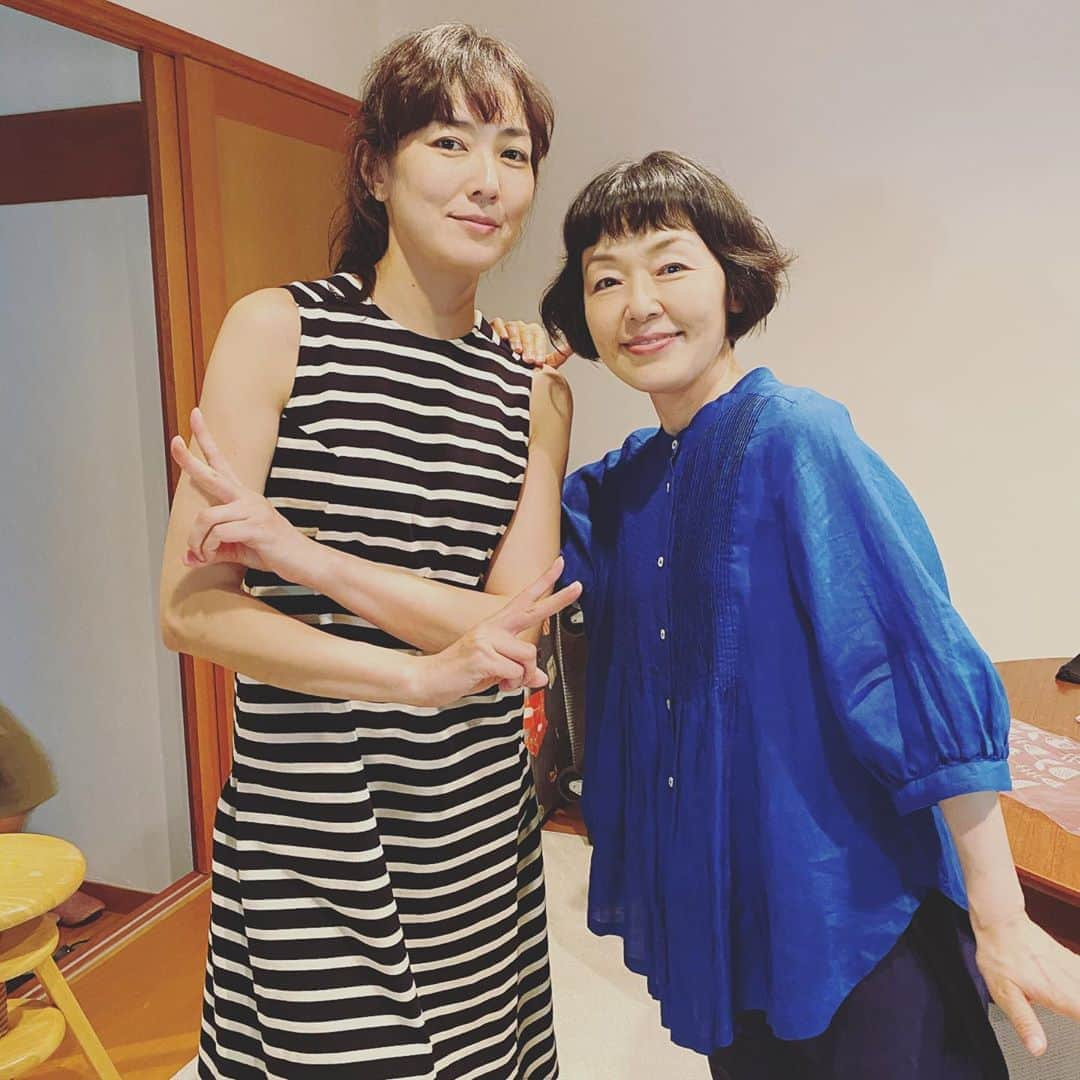 板谷由夏 さんのインスタグラム写真 - (板谷由夏 Instagram)「大好きなパイセン小林聡美さんと 撮影でした。パイセンとの現場は なんと15年以上振り。でもつい先日も 一緒にお芝居していたかのような 安心感と安定感。リスペクトです。 最高に楽しかった。 ありがとうございました。 マダム‼️」8月16日 20時45分 - yukaitaya