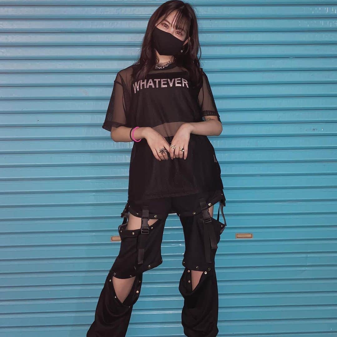 上水口姫香さんのインスタグラム写真 - (上水口姫香Instagram)「💋🕷💋  #ファッション #ファッションコーデ #黒」8月16日 20時45分 - hime___k