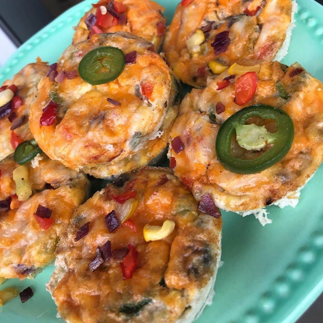 Flavorgod Seasoningsさんのインスタグラム写真 - (Flavorgod SeasoningsInstagram)「#Flavorgod Jalapeno Breakfast bites😋⁠ -⁠ Customer:👉 @bootybuildingbox⁠ Made with:👉 #Flavorgod Seasoning of your choice( I would use spicy)⁠ -⁠ 🚨Buy 2 Get 1 Free Taco Tuesday!! This weekend ONLY!🚨⁠ -⁠ Click the link in my bio @flavorgod⁠ ➡➡ www.flavorgod.com⁠ -⁠ Perfect for mornings on the go! Here’s how easy it is to make yummy egg bites w a kick 🔥⁠ .⁠ .⁠ Chop up onions, zucchini, red pepper and jalapeños. Add a touch of olive oil to the pan cook for 10min on medium.⁠ .⁠ .⁠ Mix 3 eggs 5 egg whites in a bowl add any spices to it we love @flavorgod . .⁠ .⁠ Then add the egg mix first to the cupcake pan spoon veggies in then option to add a touch of shredded cheese on top.⁠ .⁠ .⁠ In the oven for 20min at 350 enjoy⁠ -⁠ Flavor God Seasonings are:⁠ 💥 Zero Calories per Serving ⁠ 🙌 0 Sugar per Serving⁠ 🔥 KETO & PALEO⁠ 🌱 GLUTEN FREE & KOSHER⁠ ☀️ VEGAN-FRIENDLY ⁠ 🌊 Low salt⁠ ⚡️ NO MSG⁠ 🚫 NO SOY⁠ 🥛 DAIRY FREE *except Ranch ⁠ 🌿 All Natural & Made Fresh⁠ ⏰ Shelf life is 24 months⁠ -⁠ #food #foodie #flavorgod #seasonings #glutenfree #mealprep  #keto #seasonings #paleo  #seasonings  #kosher #seasonings  #breakfast #lunch #dinner #yummy #delicious #foodporn」8月16日 21時01分 - flavorgod