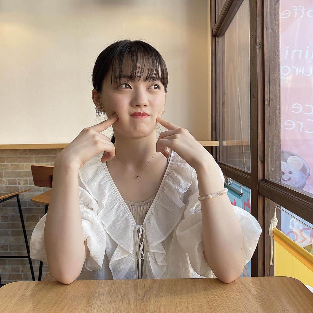 希山愛さんのインスタグラム写真 - (希山愛Instagram)「* 我が家にエアコンがやって来ました！！  ここは天国！？って思うぐらい 涼しくて快適で幸せ〜😌♡  これで扇風機の取り合いはなくなるねぇ(笑)  #希山愛 #ばってん少女隊」8月16日 20時54分 - kiyama_ai_official