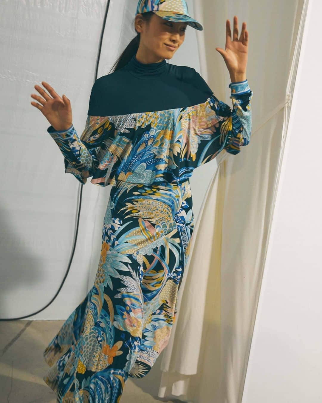 のインスタグラム：「“What’s so compelling about a placed flower is the negative space around it, how it relates to the print and brings the silhouette to life,” Christine Phung Creative Director  leonardparis.com . . . . . . . #fashion #mode #fashioninspiration #springsummer20 #springstyles #springtrends #springlooks #springfashion #summerstye #summerfashion #summeroutfit #colorful #topbrandsinparis #DNVB  #frenchsavoirfaire #frenchart」