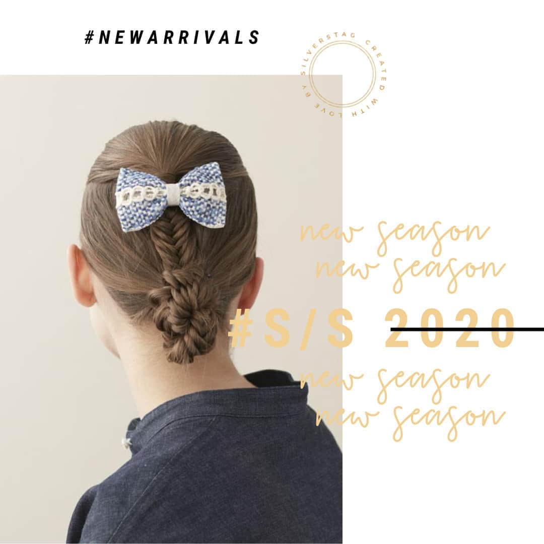 のインスタグラム：「Estilo romântico com esse penteado lindo finalizado com a nova fivela Parenthése em azul e bege.」
