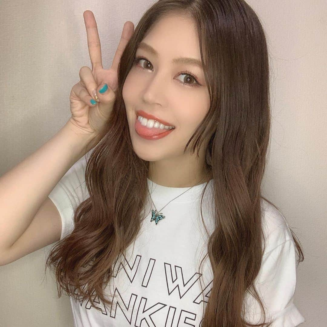 吉岡久美子さんのインスタグラム写真 - (吉岡久美子Instagram)「、 なにわスワンキーズ ラテしか勝たん🥺🖤 、 、 #なにわスワンキーズ #なにわスワンキーズこじまラテ  #なにわスワンキーズ仲西  #なにわスワンキーズ前田  #なにスワ #なにスワTシャツ #Tシャツ #かわいい #なにスワ単独 #毎月楽しみに見てる 、 、 #つぼみ大革命 #つぼみ #吉本 #よしもと #アイドル #idol #大阪 #東京 #神戸 #ライブ #instagood #いいね #フォローミー #なにわ #728」8月16日 21時03分 - kuunyaaan