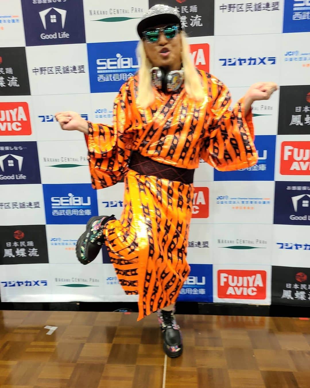 DJ KOOさんのインスタグラム写真 - (DJ KOOInstagram)「#中野駅前大盆踊り大会 2020!! ご参加ありがとうございます！！ 配信&入場限定イベントでしたが皆の気持ちがひとつになって楽しく盛り上がりました!!  今年新調したロゴ入り浴衣でNiziUの縄跳びダンス盆踊りも踊りました！！   #盆踊り #NiziU #DJKOO」8月16日 21時19分 - dj_koo1019