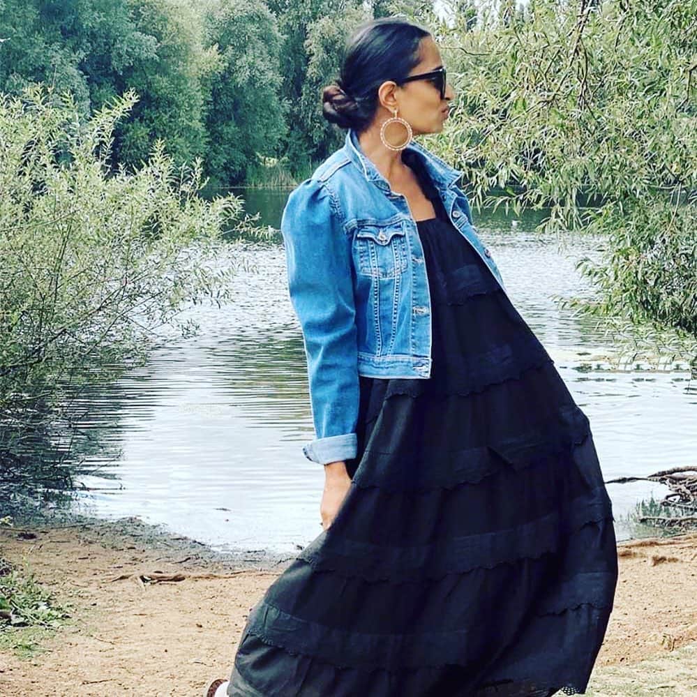 のインスタグラム：「Maxi dress - maxi hoops. What’s not to like? We love @chilliesandclothes style - go and check out her feed! 💕  Featuring Azuni Chimila Large Bead and Crystal hoops.」