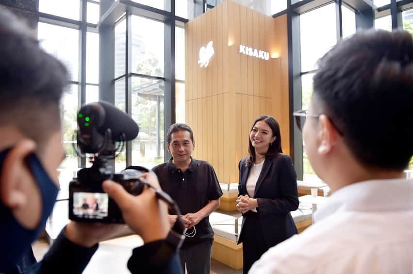 ラライン・シャーのインスタグラム：「#banggabuatanindonesia 🇮🇩 @kisaku.co dikunjungi Menteri Perdagangan kita Bapak @agusuparmanto ❤️ #ministeroftrade #entrepreneurship #supportlocal」