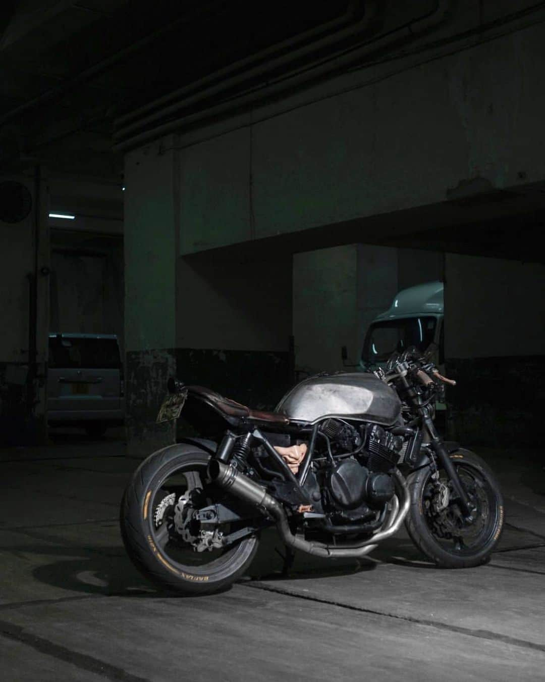 epidemic_motorsさんのインスタグラム写真 - (epidemic_motorsInstagram)「REO MA CUSTOM  CB400SF vtec II Owner and photographer: @Reo.Ma」8月16日 23時30分 - epidemic_motors