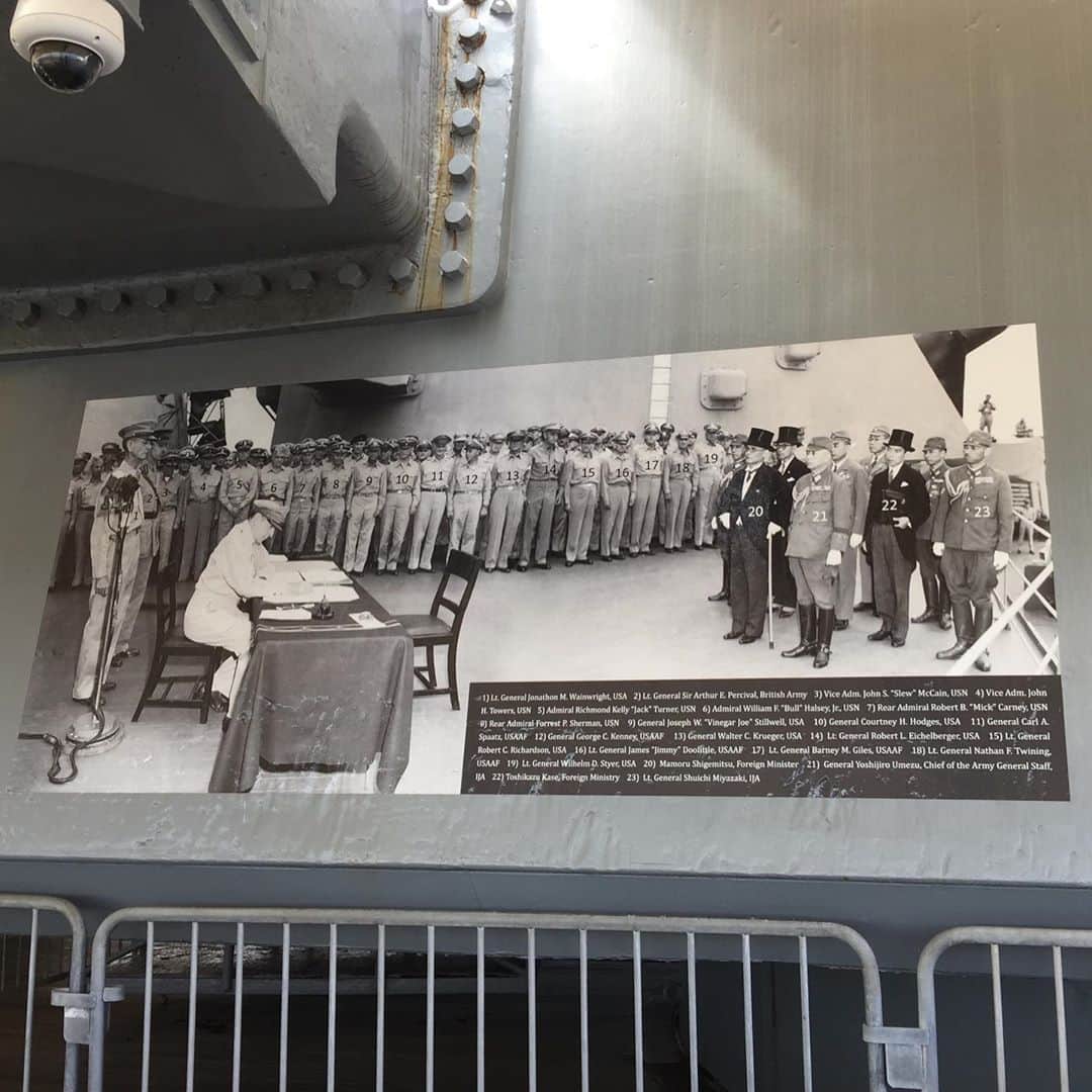 上本昌代さんのインスタグラム写真 - (上本昌代Instagram)「終戦からまだ75年しか経ってないんだな。ここにこうやって立っていられる事に心から感謝です。それにしても暑かった〜💦 画像2.3枚目は数年前に行った戦艦ミズーリ。4枚目は零戦の残骸がそのまま残されていたパラオのペリリュー島にて。 #終戦の日 #日本の終戦記念日 #靖国神社 #yasukunishrine #平和 #peace」8月16日 23時33分 - masayomai
