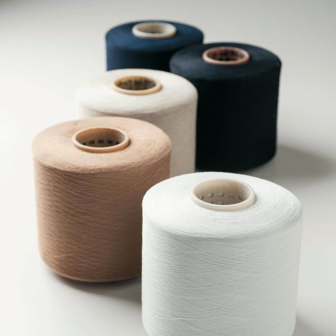 アクアスキュータムさんのインスタグラム写真 - (アクアスキュータムInstagram)「Following John Emary's creation of the first ever water repellent woollen cloth in 1853, Aquascutum has continued to make trenchcoat with a focus on threads, fabrics and patterns.  ブランド創設者であるジョンエマリーが1853年に最初の撥水ウール生地を発明して以来、Aquascutumは糸や生地、型紙など全てに拘りを持ちトレンチコートを作り続けています。   #Aquascutum  #アクアスキュータム   #trenchcoat   #トレンチコート  #fashion   #ファッション」8月16日 23時36分 - aquascutum_japan