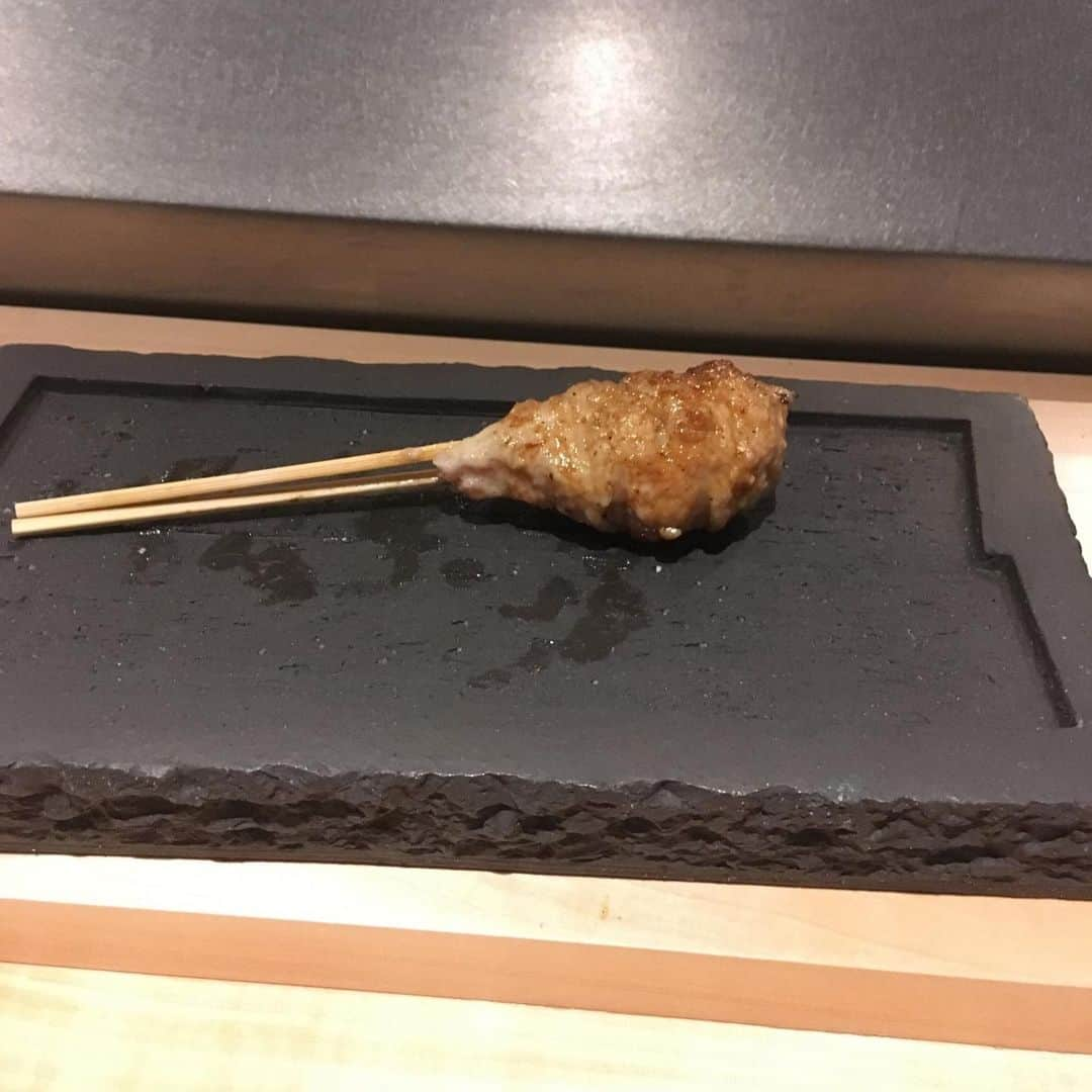 江川智晃さんのインスタグラム写真 - (江川智晃Instagram)「焼き鳥　とりら❗️ いつの間にか福岡の焼き鳥の食べログ1位になってた🤣 美味いから当たり前か😏」8月16日 23時36分 - egatomo43