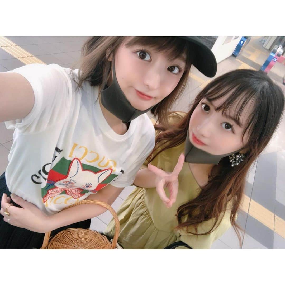 東なつ紀のインスタグラム：「軽井沢♡ 建物まるっと家族だけなのでコロナ対策も万全〜😷❣️ 美味しいもの食べて満足でした👏 #軽井沢 #別荘いらんな #ジャグジー #お盆 #姉妹」