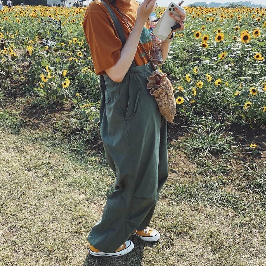 pan.812のインスタグラム：「ㅤㅤㅤㅤㅤㅤㅤㅤㅤㅤㅤㅤㅤ ㅤㅤㅤㅤㅤㅤㅤㅤㅤㅤㅤㅤㅤ 一歩歩けば汗だくですーぐ お化粧くずれるにだ。  ㅤㅤㅤㅤㅤㅤㅤㅤㅤㅤㅤㅤㅤ #神奈川県#神奈川 #横須賀市#横須賀#長井ㅤㅤㅤㅤㅤㅤㅤ #ソレイユの丘  #ひまわり畑 #montbell #beams #beamsboy#ct70  #porter #yoshida」