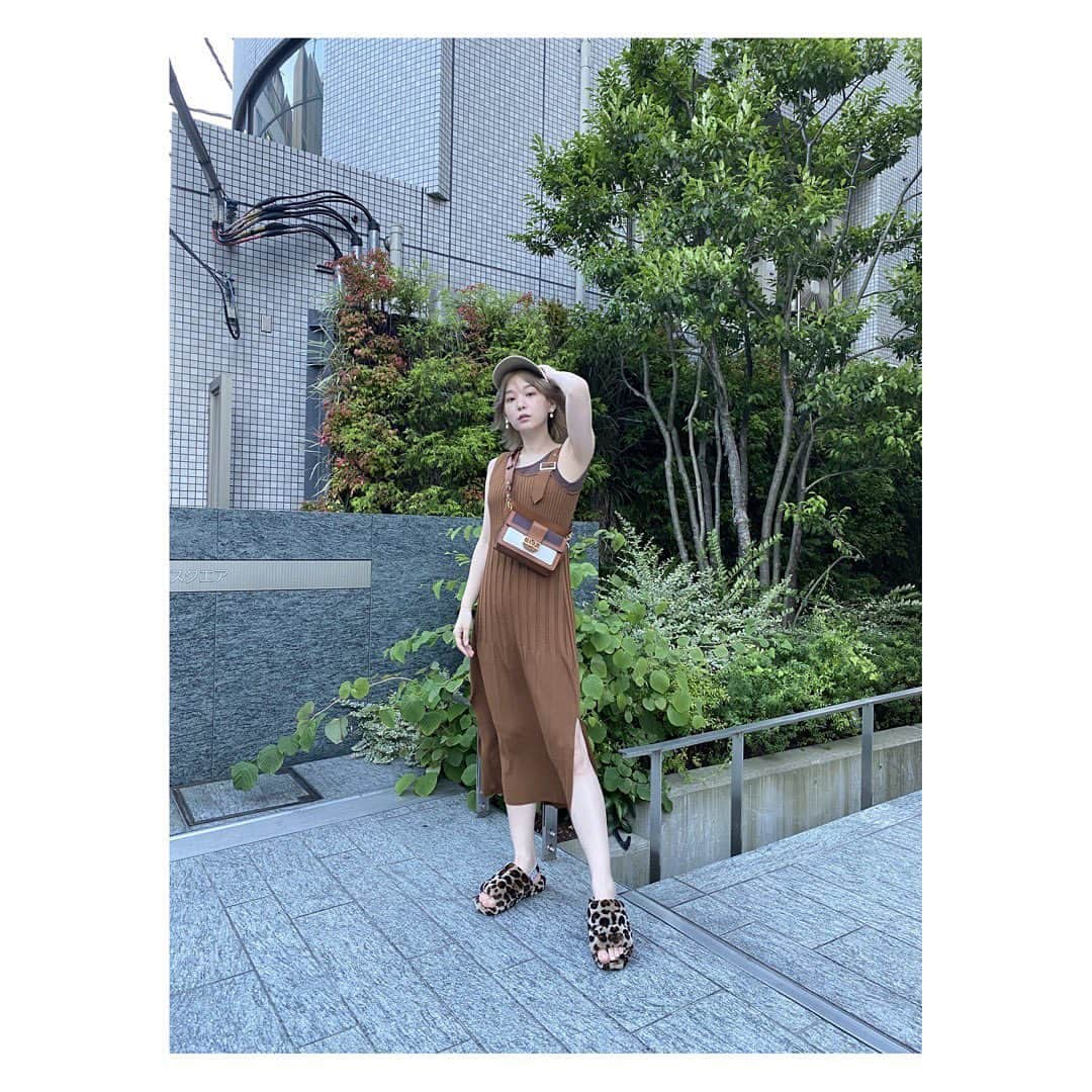 高槻かなこさんのインスタグラム写真 - (高槻かなこInstagram)「. 取材day 🌿 #着回しきんちゃん . 帽子　#starter ワンピ　#laymee バッグ　#louisvuitton  サンダル　#ugg . もー暑すぎるから袖のない服しか着れない！！さらりと着れるワンピースが万能です...👗 . . てかさ、ふとマスク外したとき、唇の色無くて困る🤔ティント必須かしら...👄 . #fashion #私服　#私服コーデ #声優　#高槻かなこ」8月16日 23時51分 - kanako.tktk