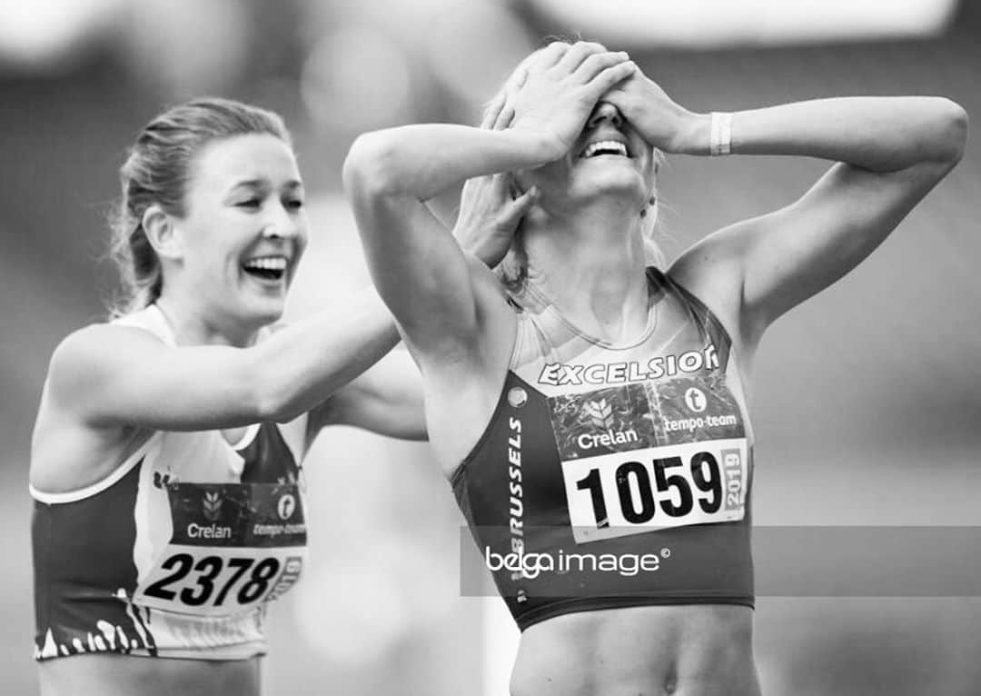 ハンネ・クレスのインスタグラム：「🖤 N a t i o n a l s 🖤 #tb  No Belgian Championships for me this weekend. This photo is from last year’s nationals when I qualified for the Olympic Games. So many great emotions! Working hard to feel these again! I’ll be back! 🤍Congratulations my dearest @pauliencouckuyt for your first place today over 400mh! And also a big shout out to my teammates. Proud of you all 🥰♥️💪🏼🥇#teamjb #belgiancheetahs」