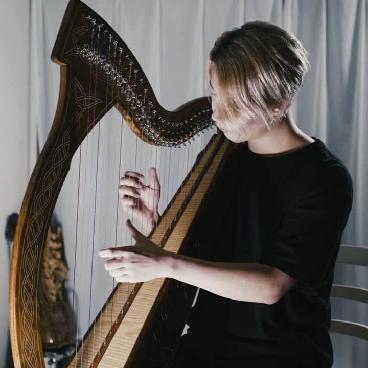 ichikaのインスタグラム：「My 1 Month Harp Progress」