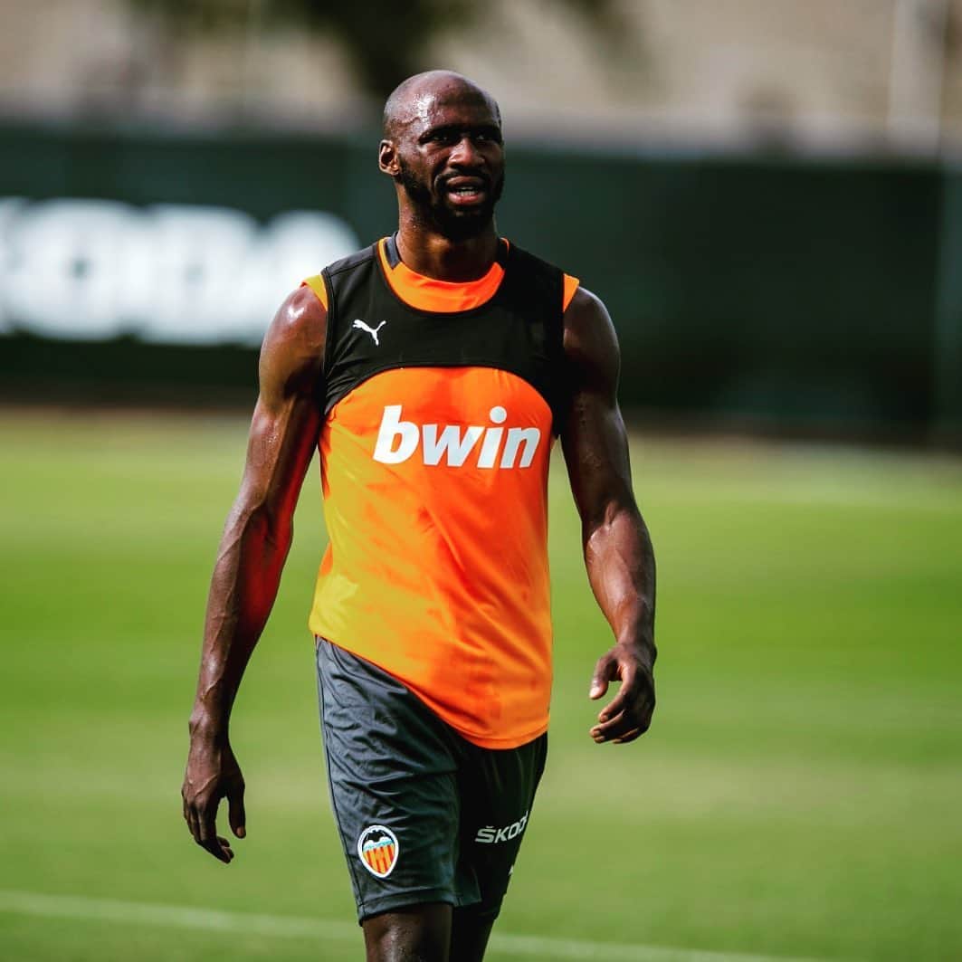 エリアカン・マンガラのインスタグラム：「¡La primera semana acaba de terminarse! 🦇 #Amunt #M4NG4L4 #preseason」