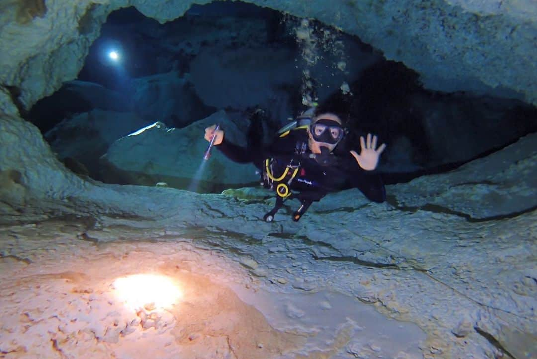 石黒エレナさんのインスタグラム写真 - (石黒エレナInstagram)「. #2ojo #2ojos #2ojoscenote #cavediving #mexico #méxico #diving #メキシコ #メキシコ旅行 #カンクン #セノーテ #セノーテダイビング #セノーテドスオホス #ケーブダイビング」8月17日 0時36分 - 08elena05