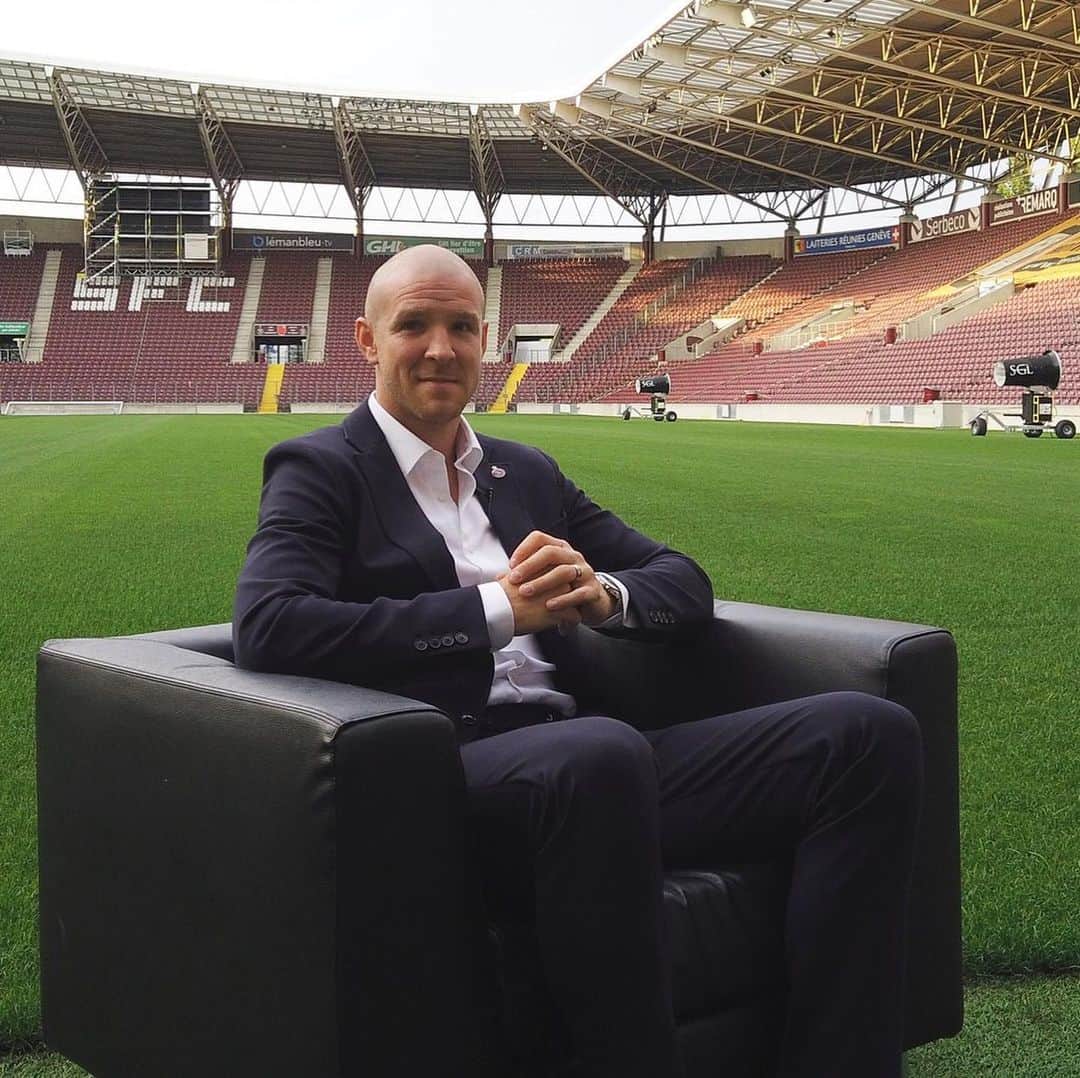フィリップ・センデロスのインスタグラム：「Très heureux de revenir à la maison en tant que Directeur des Opérations Sportives  Happy to come back home and be part of this project @servettefootballclub #ServetteFC #Genève #PlusFortsEnsemble」