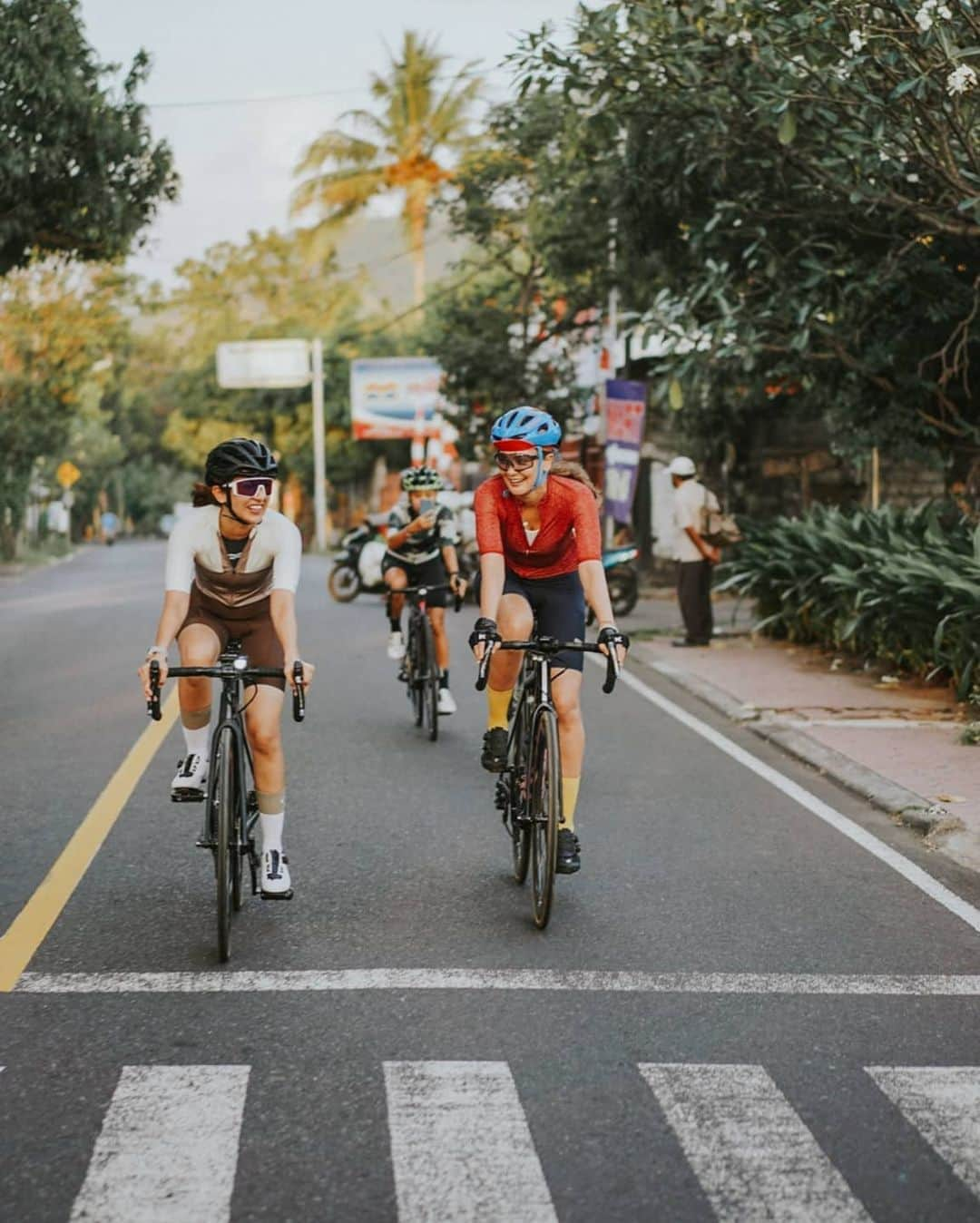 ルナ・マヤさんのインスタグラム写真 - (ルナ・マヤInstagram)「Had so much fun riding with the girls😉 #bali #cycling #girls」8月17日 0時51分 - lunamaya