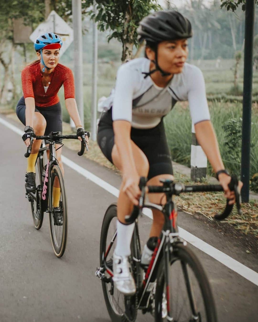 ルナ・マヤさんのインスタグラム写真 - (ルナ・マヤInstagram)「Had so much fun riding with the girls😉 #bali #cycling #girls」8月17日 0時51分 - lunamaya