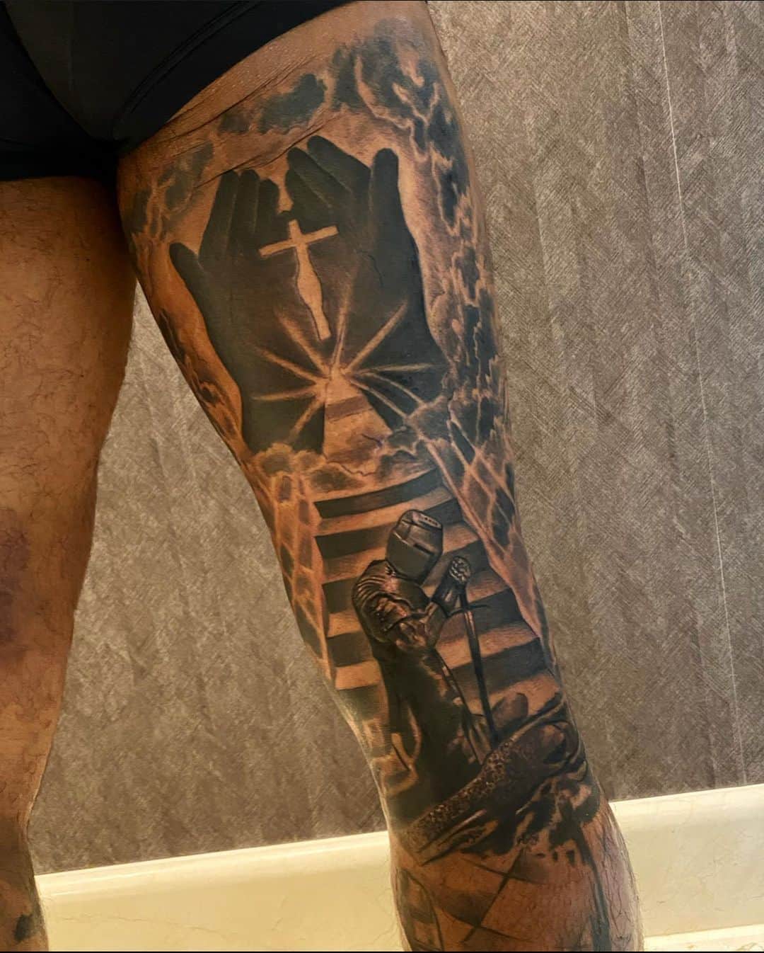 フェリペ・メロさんのインスタグラム写真 - (フェリペ・メロInstagram)「Reconhecer o trabalho de um grande artista @thierespaimtattoo #ousado #tatoo #brabo #obrigadoJesus」8月17日 1時35分 - felipemelo