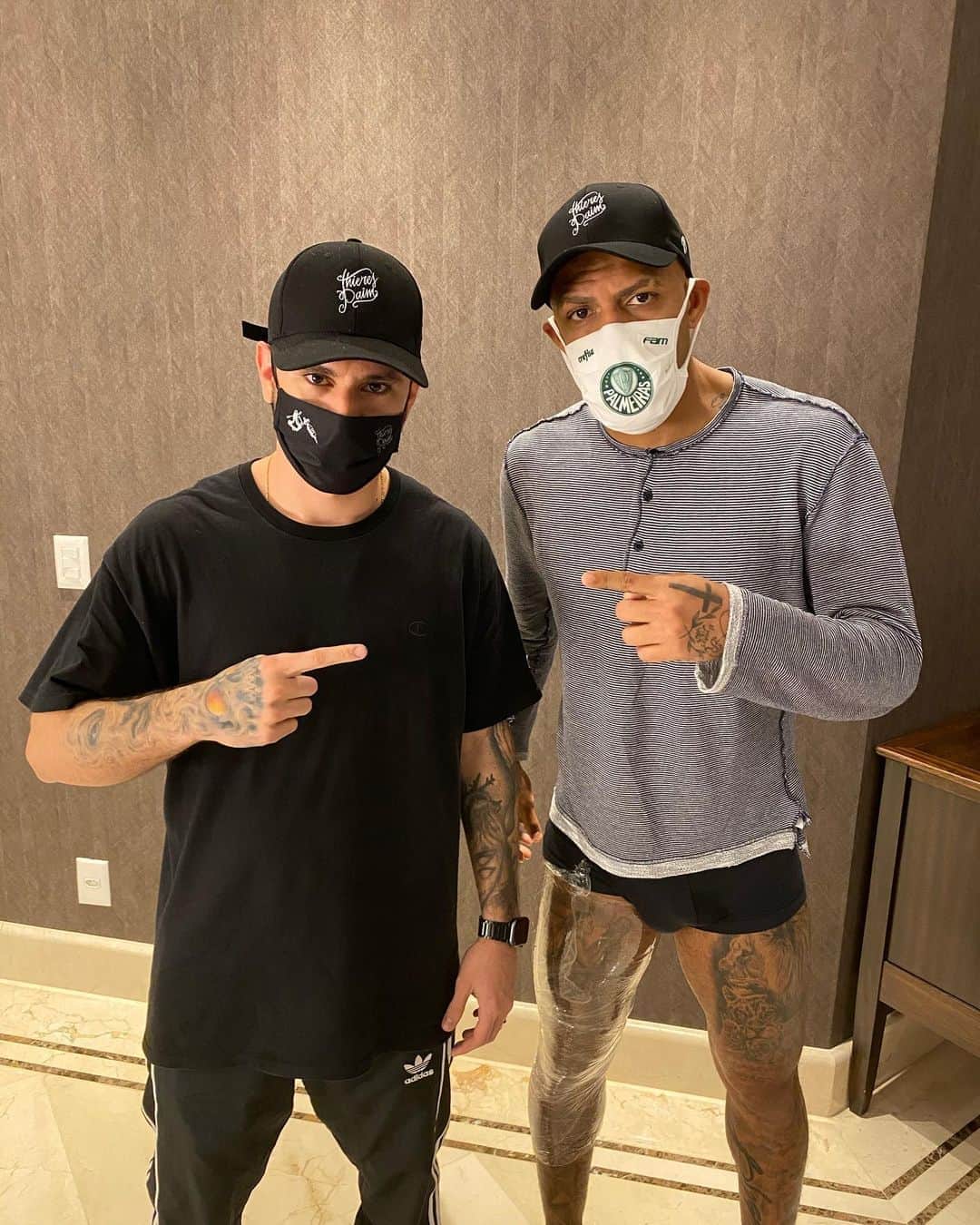 フェリペ・メロさんのインスタグラム写真 - (フェリペ・メロInstagram)「Reconhecer o trabalho de um grande artista @thierespaimtattoo #ousado #tatoo #brabo #obrigadoJesus」8月17日 1時35分 - felipemelo