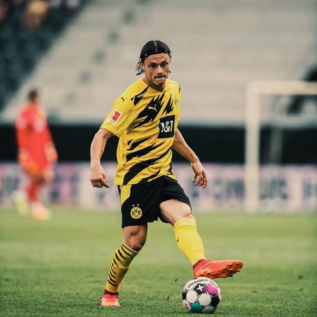 ニコ・シュルツのインスタグラム：「Great to get more minutes today, team on fire! 🔥 #bvb」