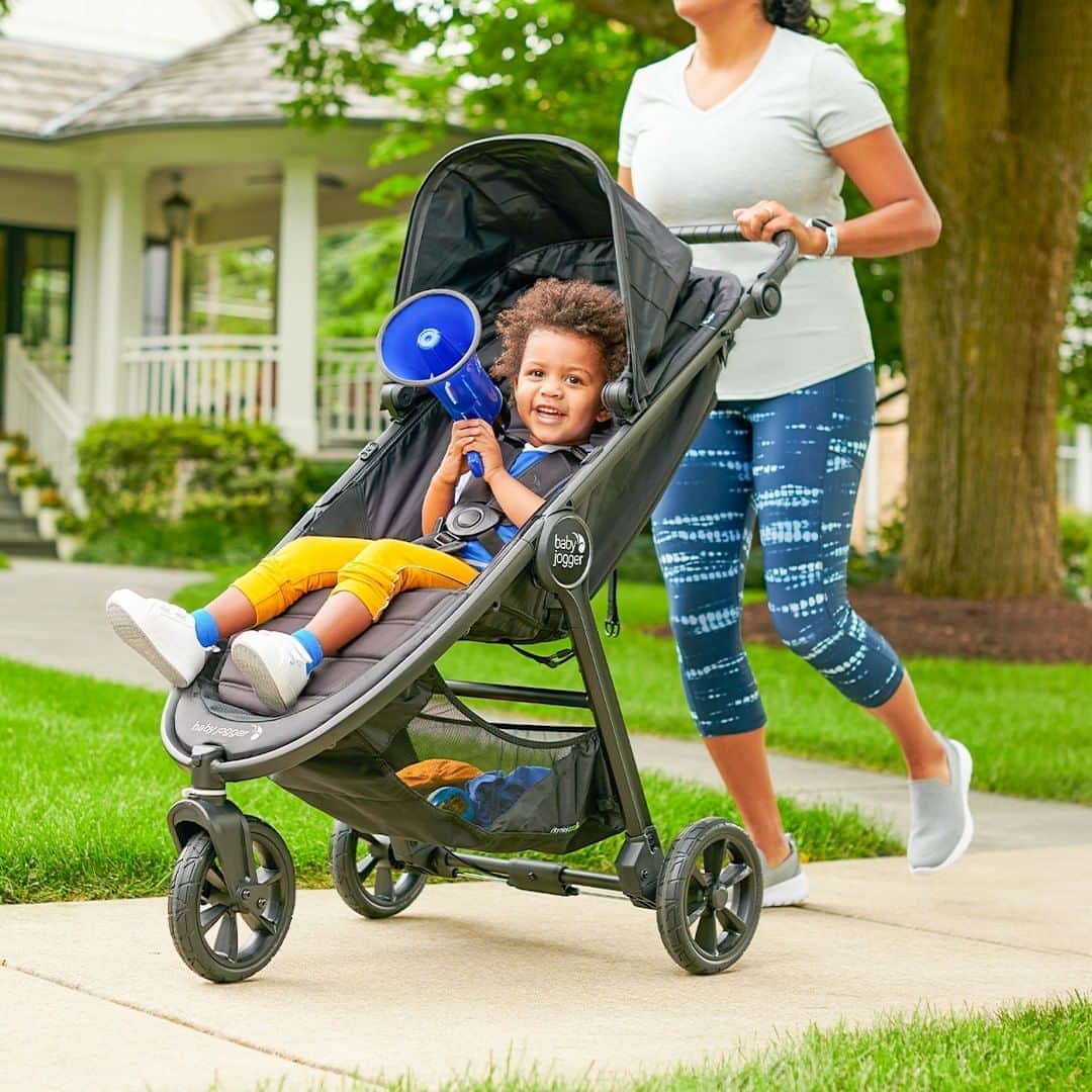 Wal-Mart Stores, Incのインスタグラム：「Bring your adorable personal trainer along for your next workout in a stroller from Baby Jogger. Mini 📣 optional.」