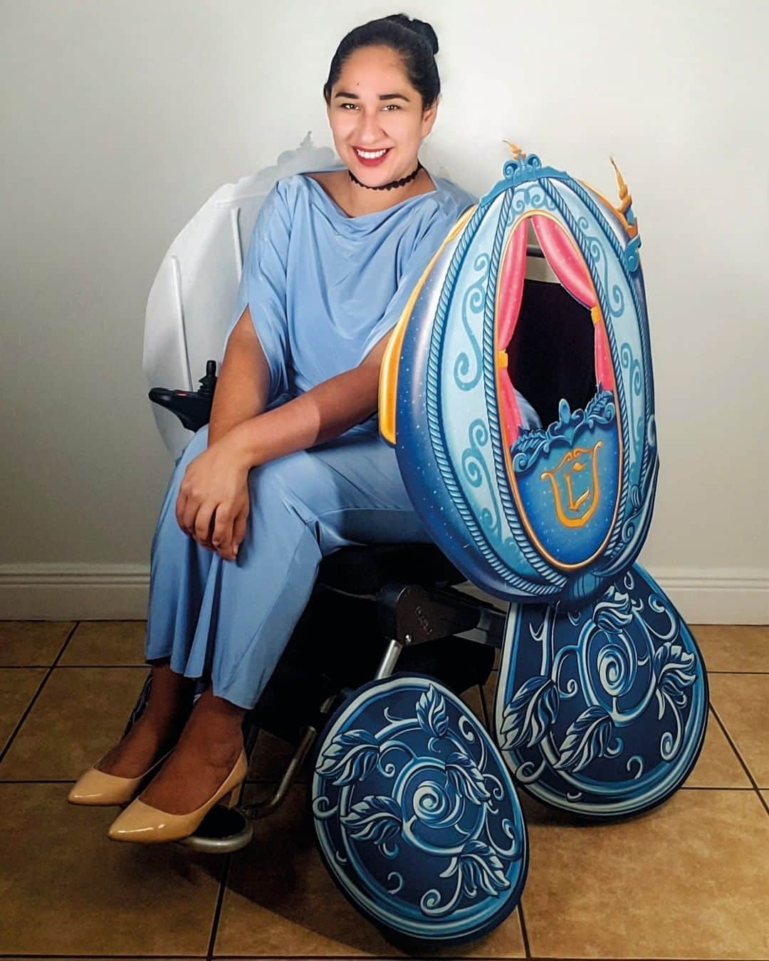 Disneyさんのインスタグラム写真 - (DisneyInstagram)「Transform your chair into a magical Cinderella-inspired coach or a truly Incredible super car! Two wheelchair cover sets are both available now for pre-order on @shopDisney, just in time for Halloween. Find out more at the link in bio.」8月17日 2時00分 - disney