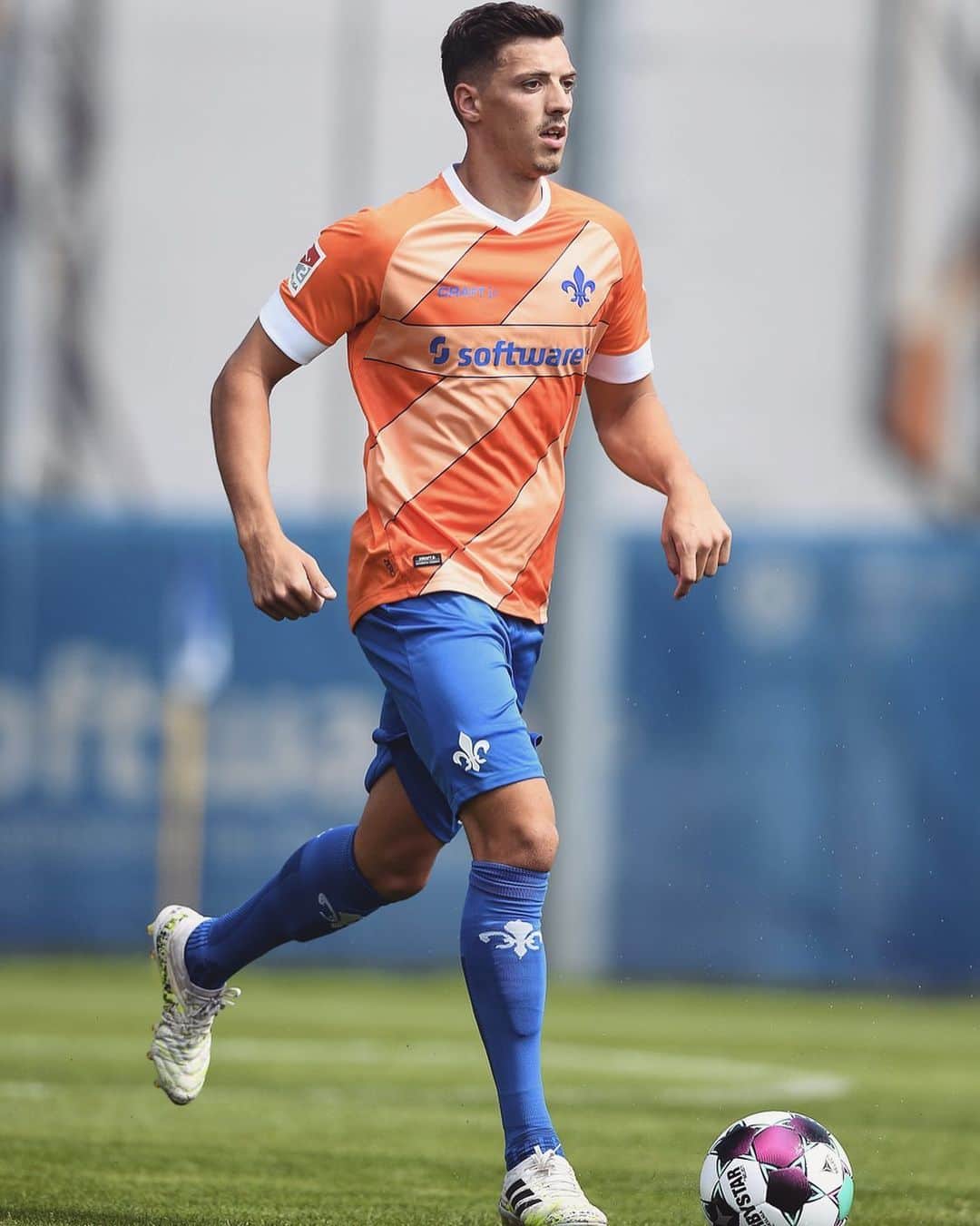ニコライ・ラップのインスタグラム：「Finally back on the pitch! ⚜️」
