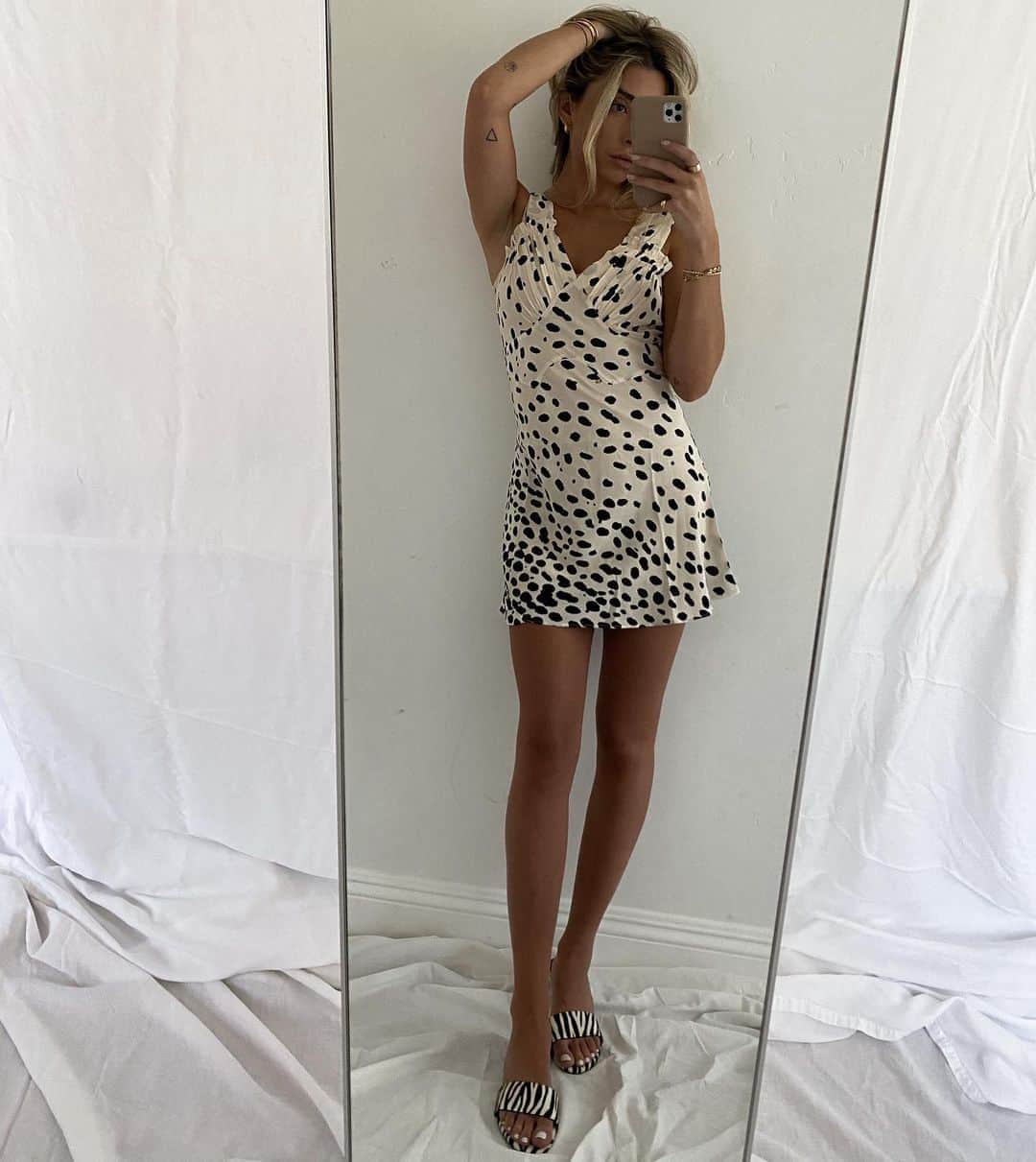 Lauren Elizabethのインスタグラム：「mask not pictured 🖤」