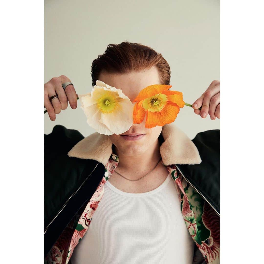 キャメロン・モナガンのインスタグラム：「Excited to announce my upcoming cover story for @grumpymagazine. In which I was interviewed by one of my best friends, the very talented actress @lianaliberato.  Link in bio!! _________________________ _________________________ PUBLICATION: Grumpy Magazine  @grumpymagazine EDITOR-IN-CHIEF / PRODUCER: Jasmine Perrier  @jazzieperrier  INTERVIEW: Liana Liberato  @lianaliberato PHOTOGRAPHY: Sami Drasin  @samidrasin at @walterschupfermanagement VIDEOGRAPHY: Savanna Morales  @_kotoko STYLING: Jessica Loria  @jloriastylist at @ateliermgmt FLORIST: Brandi Bombard  @formafloral GROOMING: Andrea Pezzillo  @andreapezzillo for @exclusiveartists STYLIST ASSISTANT: Camille Rousseau  @camgrams」