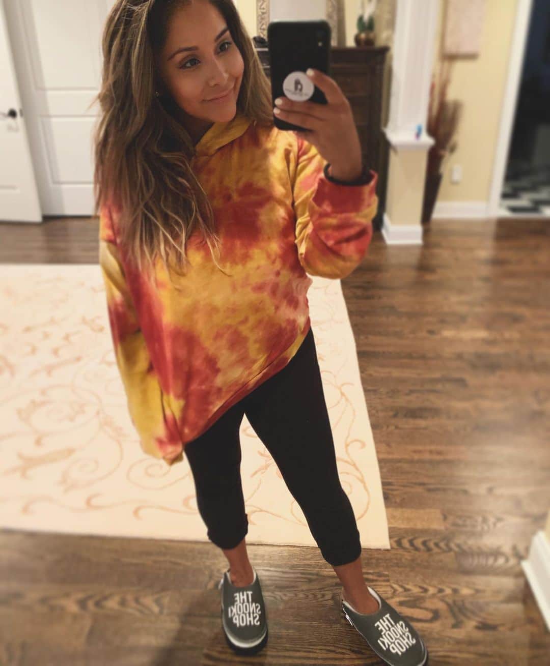 ニコール・ ポリッツィのインスタグラム：「Cozy Sunday 🥰 @thesnookishop」