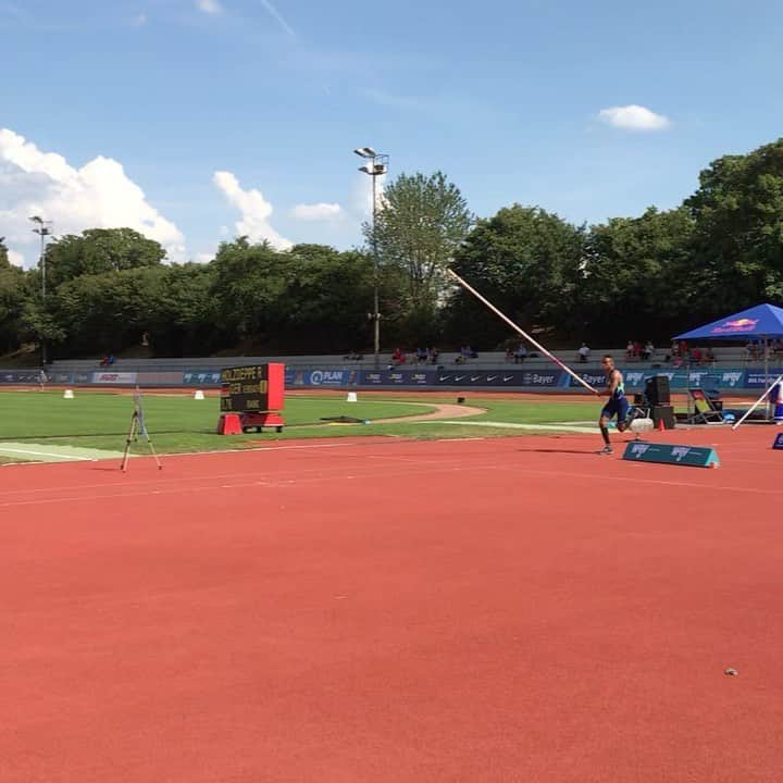 のインスタグラム：「5.76m! New season best! Slowly slowly. More to come! Next stop: Diamond League Stockholm」