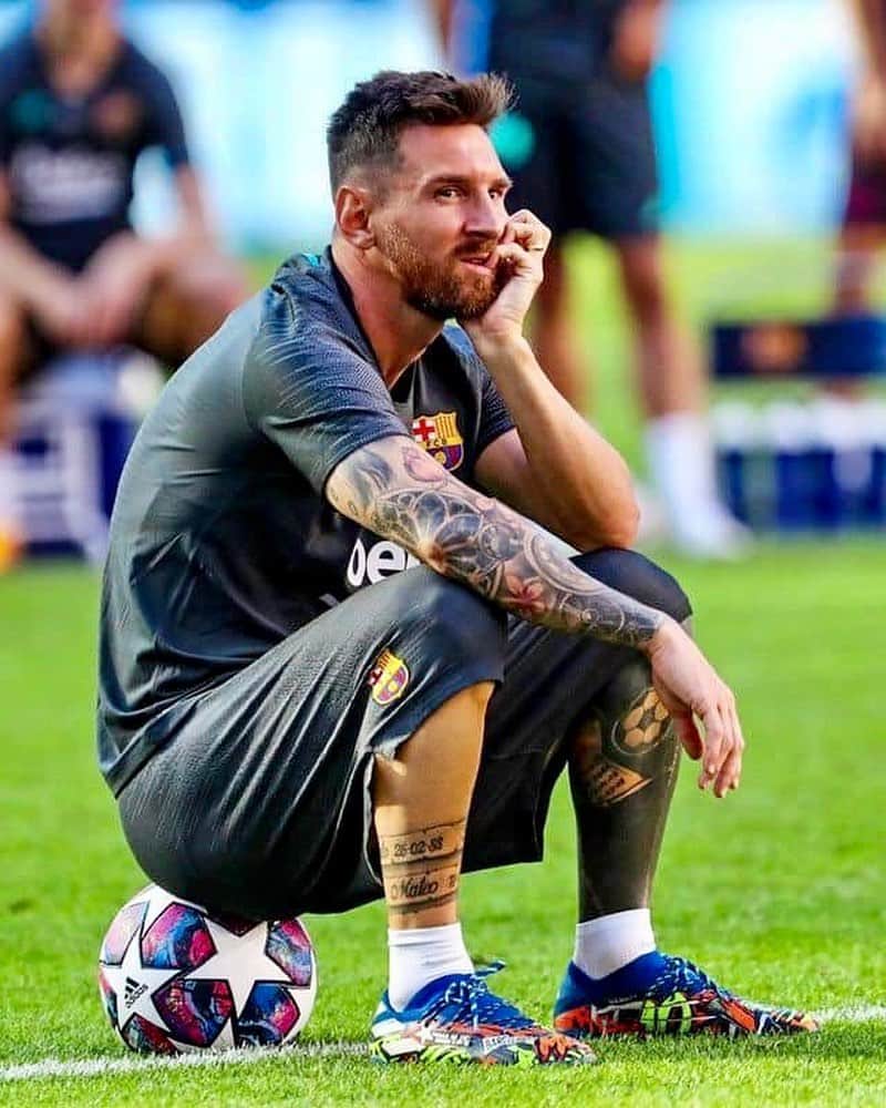 Skills • Freestyle • Tekkersさんのインスタグラム写真 - (Skills • Freestyle • TekkersInstagram)「@leomessi has informed Barcelona that he wants to leave the club this summer, according to Esporte Interativo. 🧐😳」8月17日 3時33分 - skillsweekly