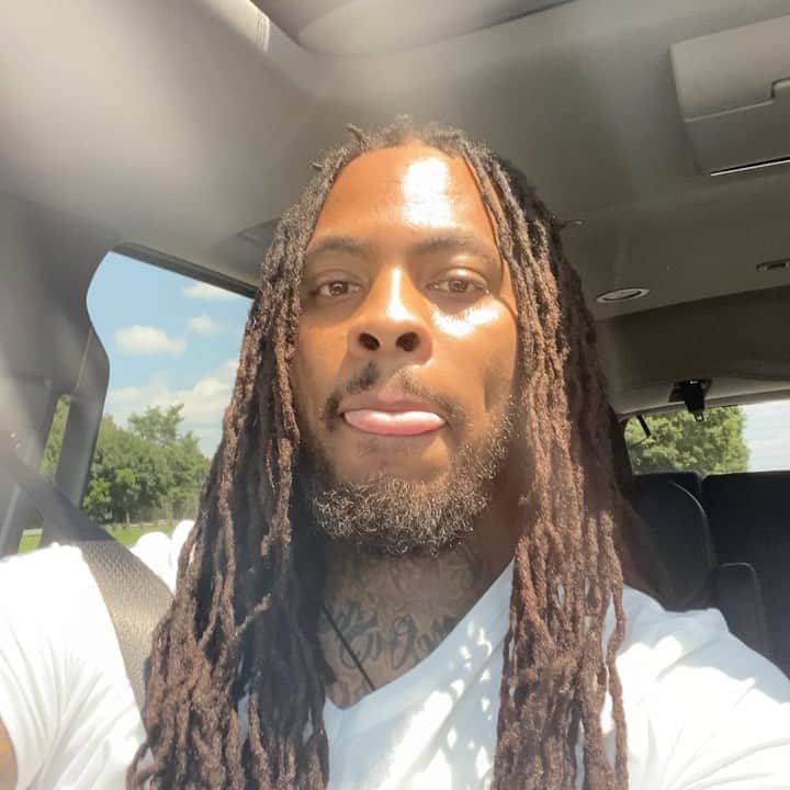 ワカ・フロッカ・フレイムのインスタグラム：「☮️ Yes I’m good y’all.....just on my Zenn」