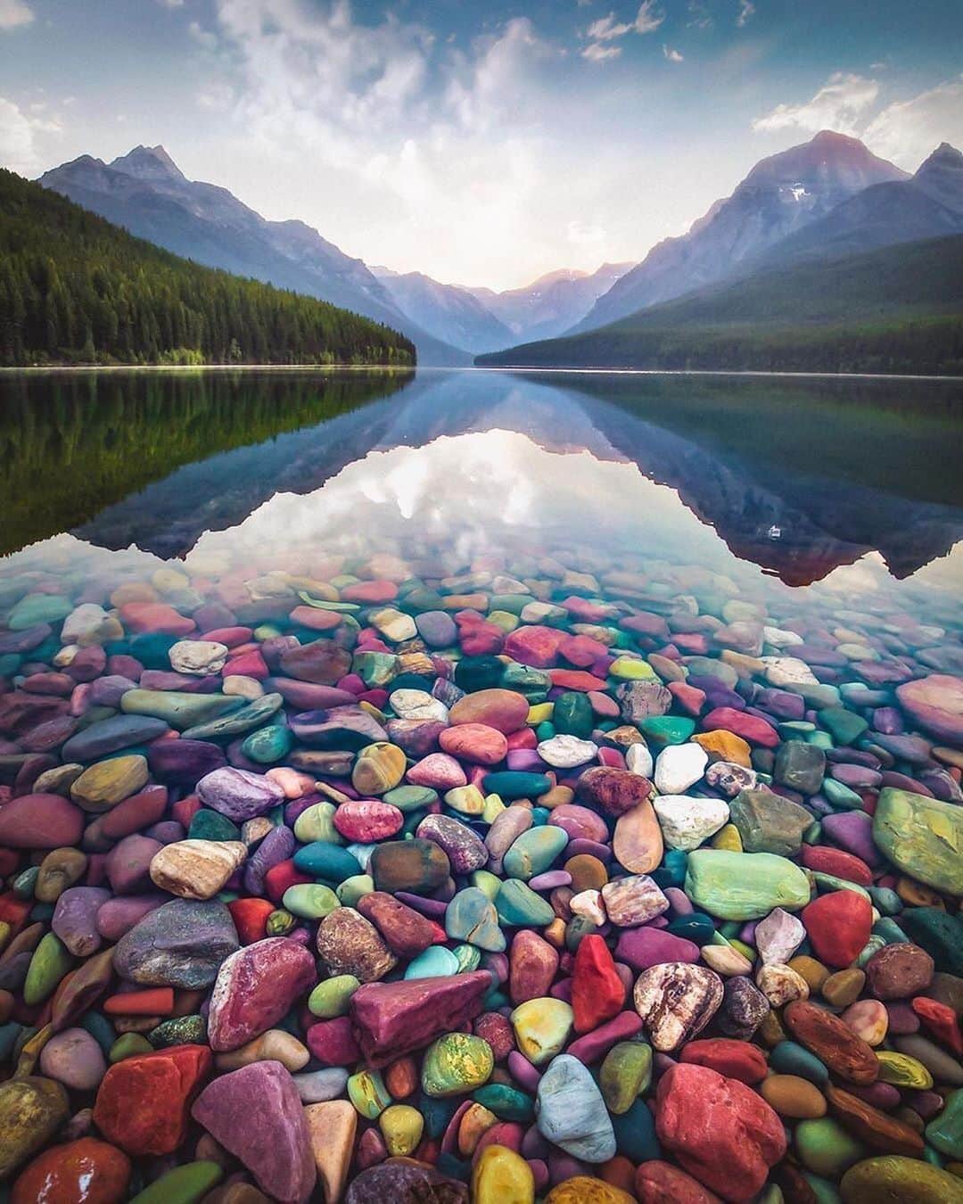 Canon Photographyさんのインスタグラム写真 - (Canon PhotographyInstagram)「Out of this world!  Photography // @davidmrule  Curated by @steffeneisenacher  #lakemcdonald #montana #usa #glaciernationalpark #rocks #reflection」8月17日 3時48分 - cpcollectives