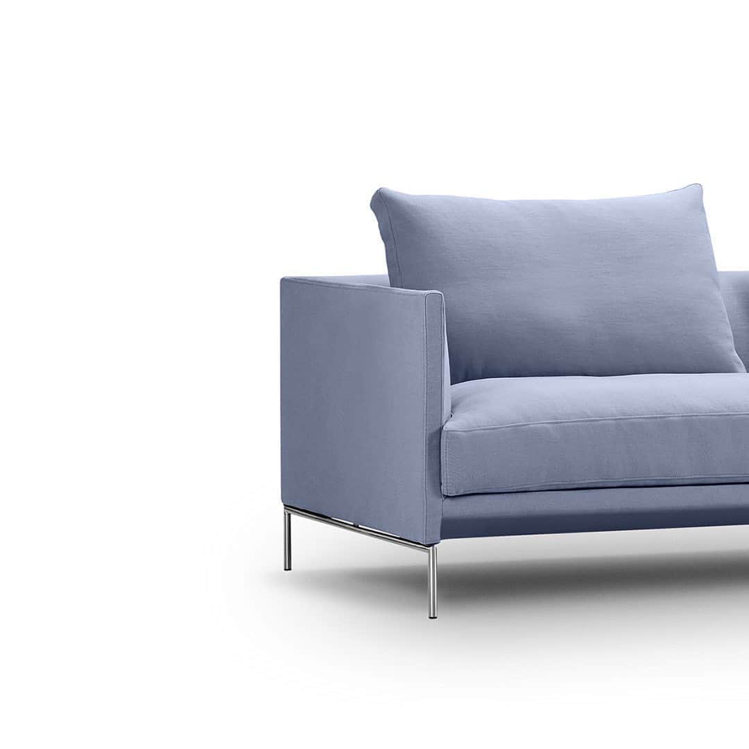 のインスタグラム：「Session is the child of the Nishiyama-Eilersen Team collaboration, it combines the Japanese style and Scandinavian minimalism.⁠⠀ •⁠⠀ ⁠•⁠⠀ ⁠•⁠⠀ #eilersen #eilersenfurniture #myeilersen #session #interiordesign #homedecor #sofa #danishdesign #inredning #finahem #interiorlovers #interiordesign #modernliving #minimalism #nordiskehjem #nordicinspiration #nordicliving #craftsmanship #luxurylifestyle #boligindretning #designinterior #livingroominspo #boliginspiration #softminimalism #hemindredning #schönerwohnen #nordicminimalism」