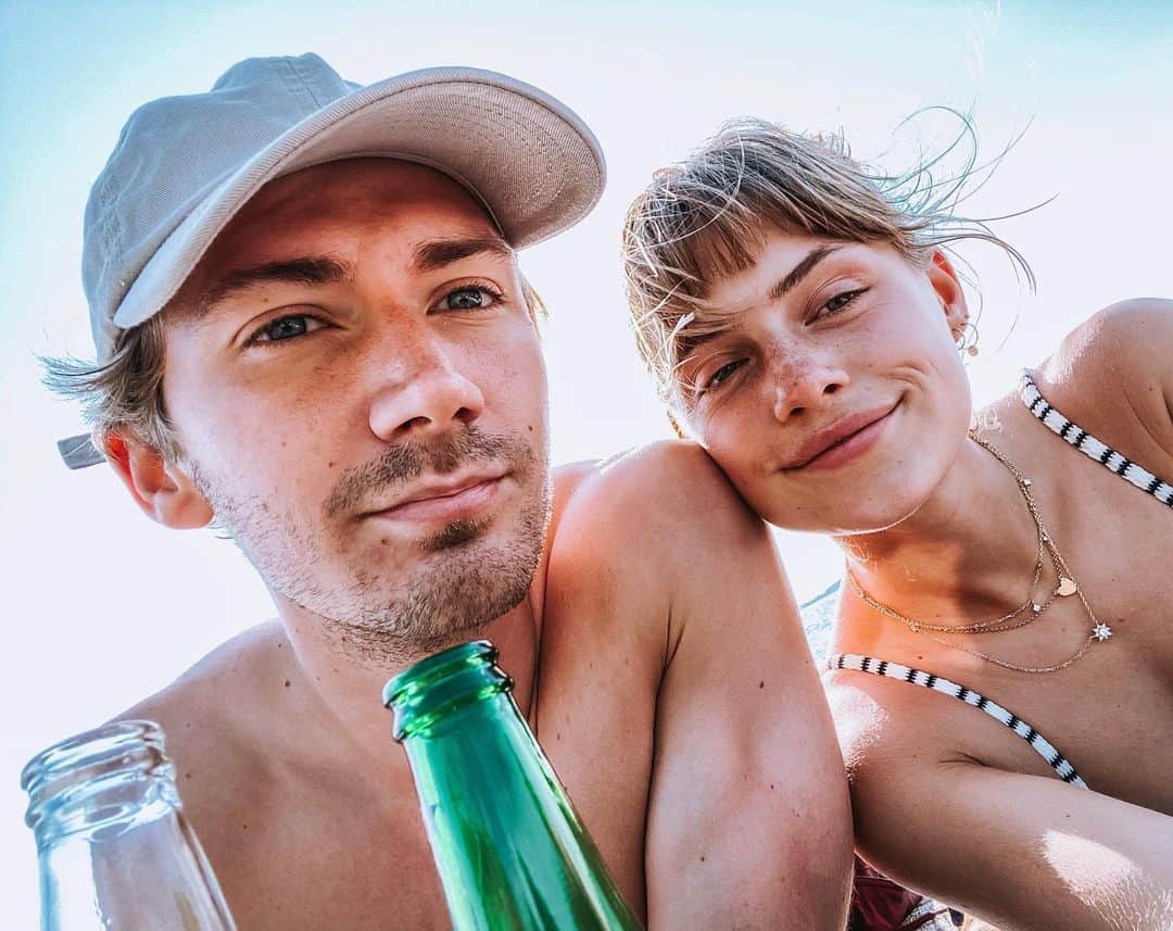 オスカー・オリー・モランダーのインスタグラム：「Tänk vad lite sol och blå himmel kan göra ☀️」