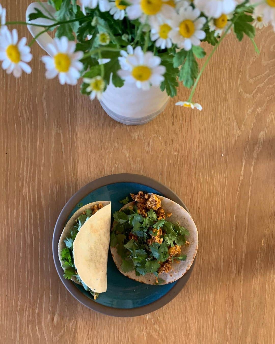 ブリー・ラーソンのインスタグラム：「*screams in lifestyle blogger*」