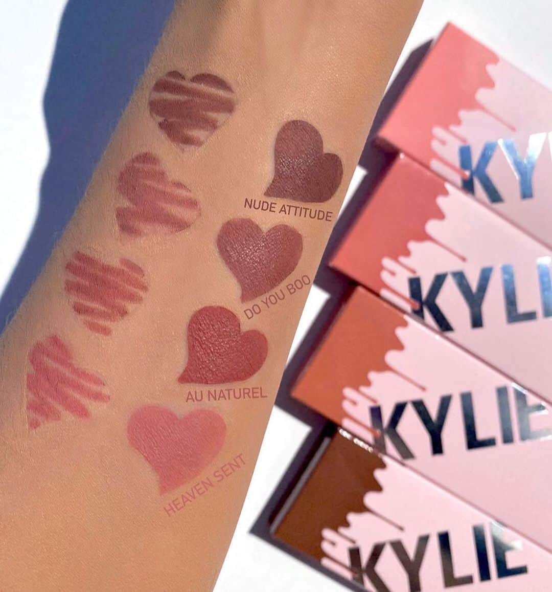 Kylie Cosmeticsさんのインスタグラム写真 - (Kylie CosmeticsInstagram)「new lip blush lip kit swatches by @mianalauren 😍 which kit is your favorite? ✨」8月17日 6時10分 - kyliecosmetics