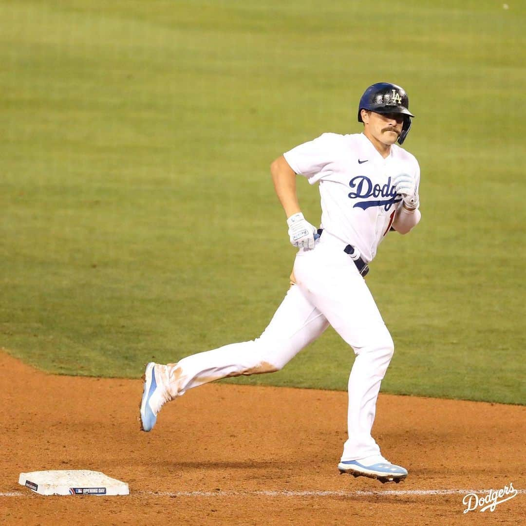 Los Angeles Dodgersさんのインスタグラム写真 - (Los Angeles DodgersInstagram)「It’s gotta be the stache.」7月24日 14時35分 - dodgers