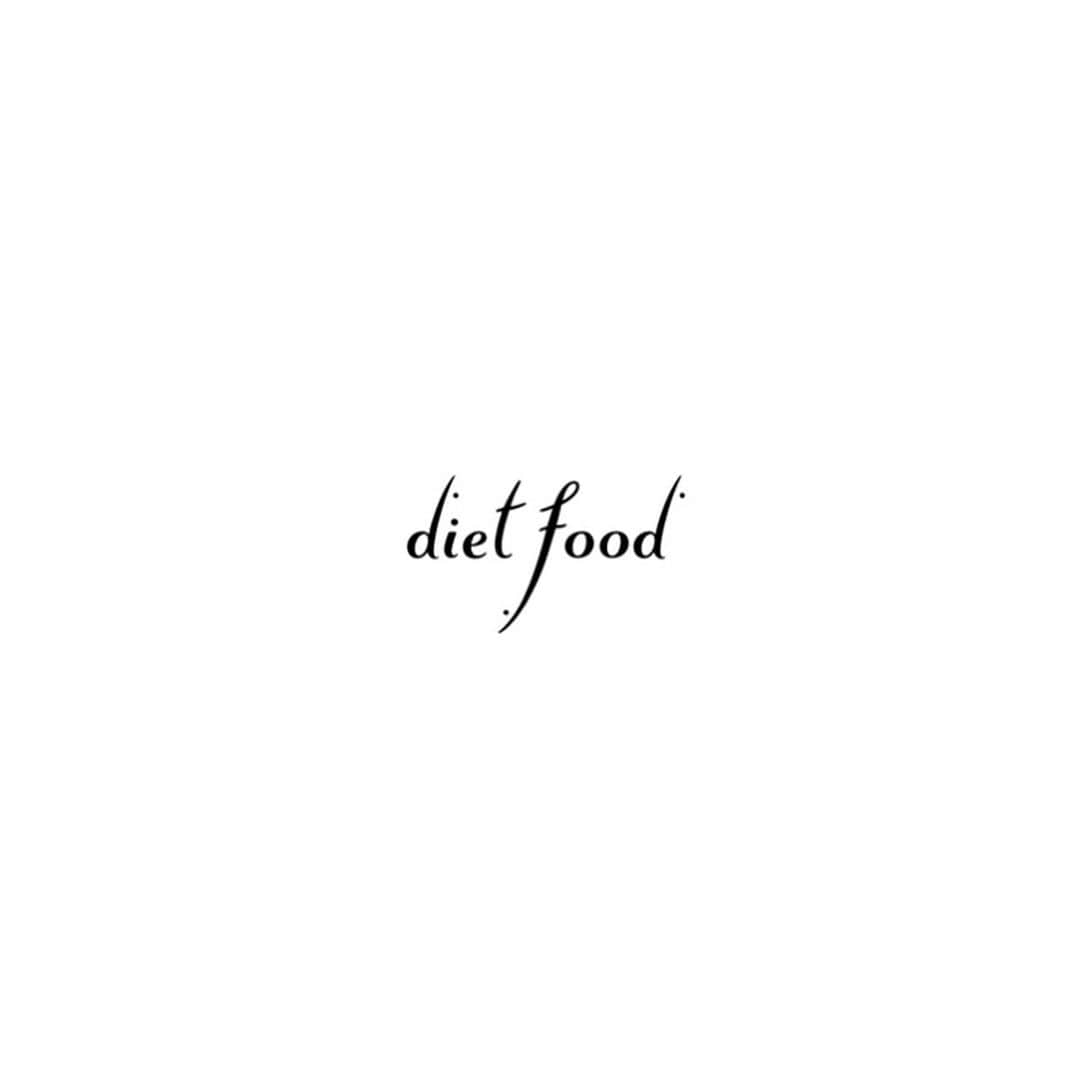 のインスタグラム：「💛 最近ダイエット頑張ってるから 健康食品とかダイエット食も試してみよう！ と思って @fitfood_home のお取り寄せしてみた🧡 . 無添加で一流シェフが作られてるから 味も美味しいし種類も豊富だよ🙆🏻‍♀️ 食べるの大好きすぎて我慢できんけん これからは質にこだわることにする😉 . #fitfoodhome #tavenal #サプリご飯  #豚ロース肉のピカタバター醤油ソース  #白身魚の幽庵焼き雑穀ソース #おかずプレート #ダイエット食 #糖質制限ごはん #ダイエット」