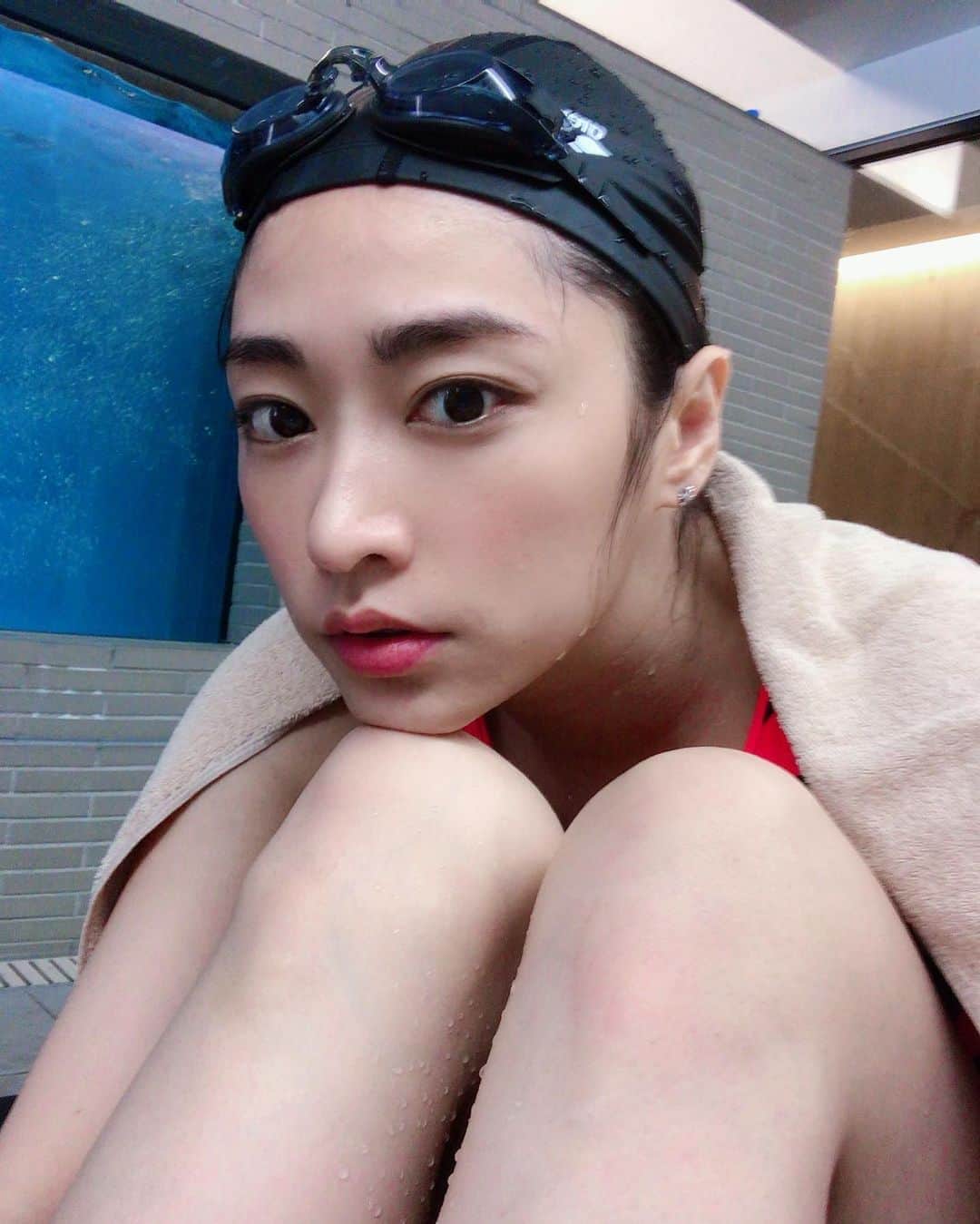 久保杏奈さんのインスタグラム写真 - (久保杏奈Instagram)「貸し切りの流れるプールで、 1人でひたすらスイムするという時間🏊‍♀️🏊‍♀️🏊‍♀️🏊‍♀️ 泳ぎ方も画面をみながら修正箇所教えてくれる🏊‍♀️🏊‍♀️ リフレッシュ！！ . . @aqualab_daikanyama  #スイミング#🏊‍♀️#refresh #workout  #更衣室のアメニティはライスフォース　@riceforce」7月24日 14時55分 - ___iam_anna___