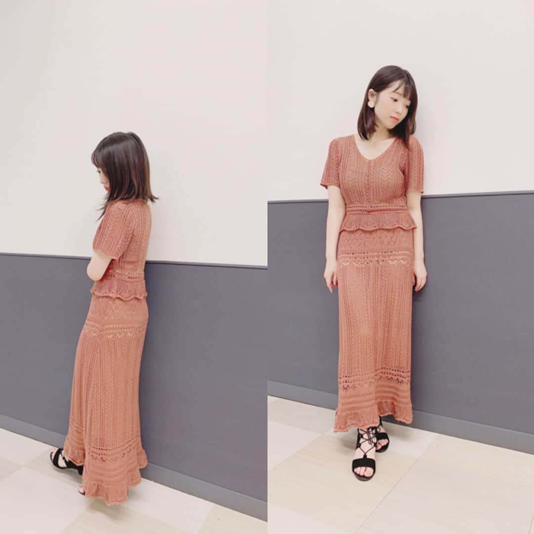 山岸理子のインスタグラム：「* ◻◻◻  @lilliancarat_official のセットアップ☺︎ セットアップ大好き人間。 ・ ・ ・ ・ #tsubaki_factory #山岸理子 #服 #LILLIANCARAT #リリアンカラット #セットアップ #サマーニット #茶系も好き」