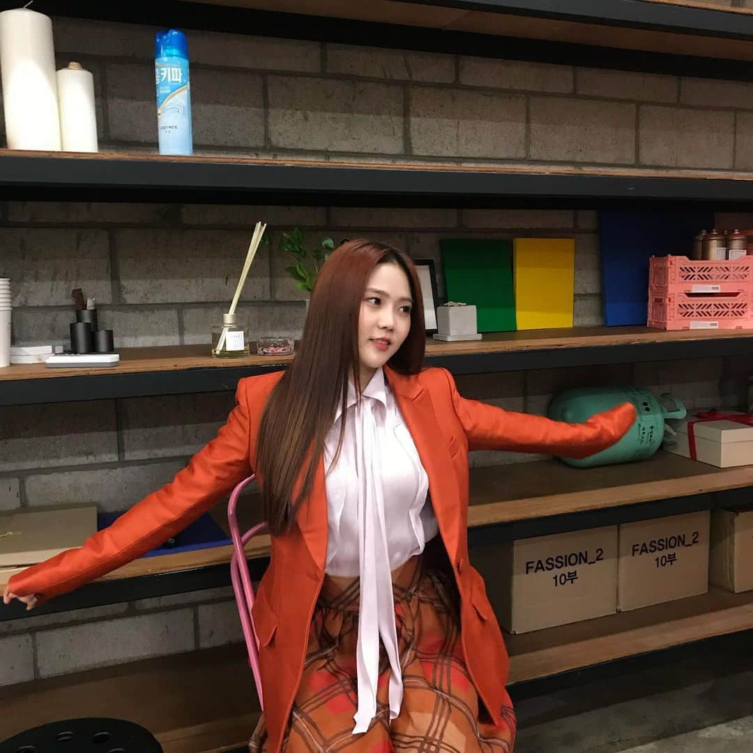 ヒョジョンさんのインスタグラム写真 - (ヒョジョンInstagram)「오렌지머리때다🧡」7月24日 15時08分 - candyz_hyojung