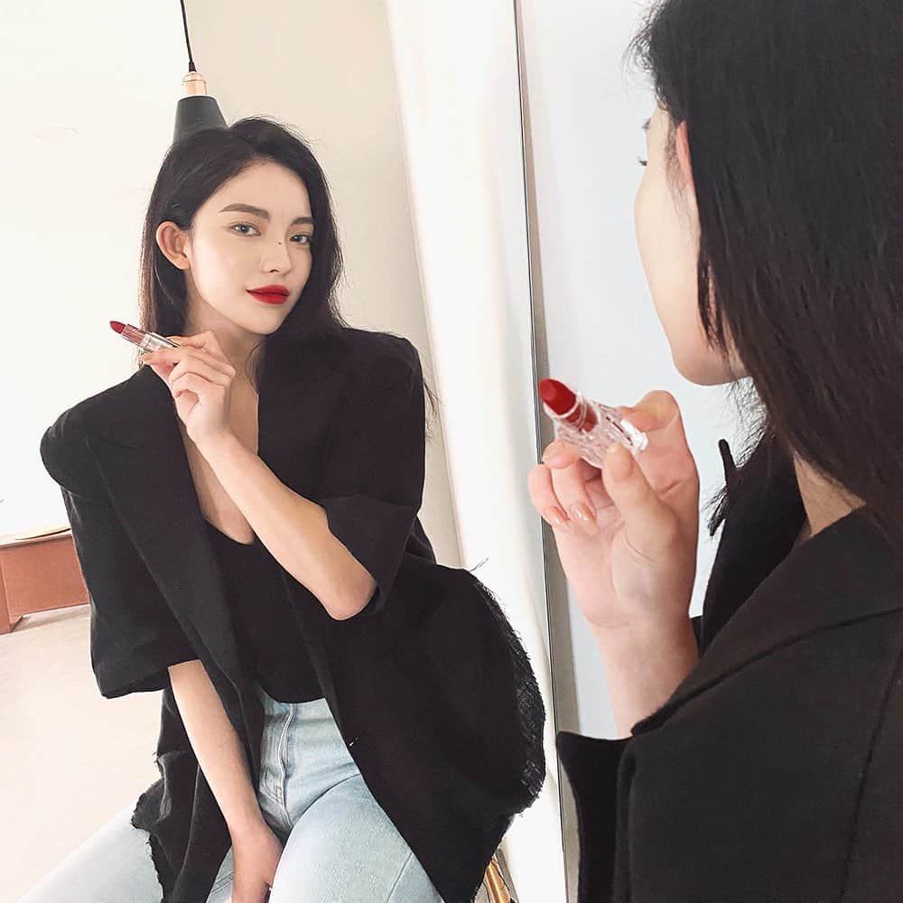 Official STYLENANDAさんのインスタグラム写真 - (Official STYLENANDAInstagram)「Romantic red lip💋  #3ce #stylenanda #3ceclearlayer」7月24日 15時18分 - houseof3ce