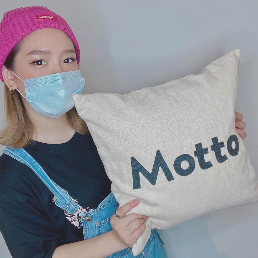acaneのインスタグラム：「・ 8月はお仕事たくさんやから メンテナンス行ってきたよ〜！ 全身脱毛👌🌈ピカーン ・ めっちゃ早いし痛くないし なによりスタッフさんが可愛い。←そこかい ・ Motto表参道店にいきました❤︎ @motto_omotesando @motto_daikanyama ・ お仕事ができるって ほんとに幸せです。ありがたい 体調に気をつけてがんばる〜！」
