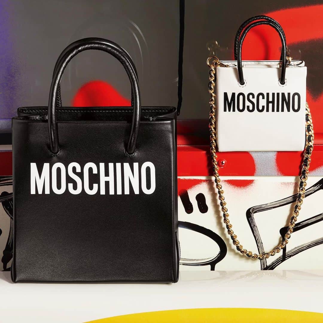 Moschinoさんのインスタグラム写真 - (MoschinoInstagram)「Moschino new bags on moschino.com #moschino @itsjeremyscott」7月24日 15時36分 - moschino