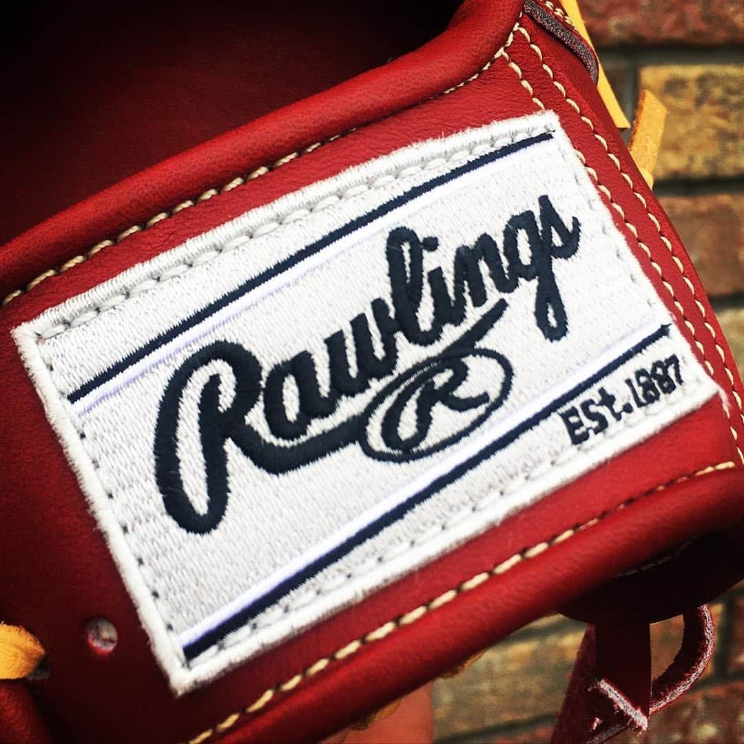 Rawlings Japanさんのインスタグラム写真 - (Rawlings JapanInstagram)「Repost @nikyosha  ・ ・ ローリングス 硬式グラブ price:53,000 +tax size:11.5 インチ colour: ワイン ・ ワイン カラー入荷ー！！！ ラベルかっこよ。笑 質も良し、肩も良し、色も良し。 最高です。 ・  #ローリングス#ワイン #ミズノ#MIZUNO#ミズノプロ #ミズノプロオーダー #ZETT#プロステイタス #asics#SSK #プロ野球#高校野球 #草野球#大学野球 #野球好きと繋がりたい #グラブ好きと繋がりたい #超限定品#限定品 #二協社 #おうち時間 #コロナに負けるな #出雲市#スポーツ用品 #グローブ#野球グローブ @rawlings_japan_llc」7月24日 7時34分 - rawlings_japan_llc